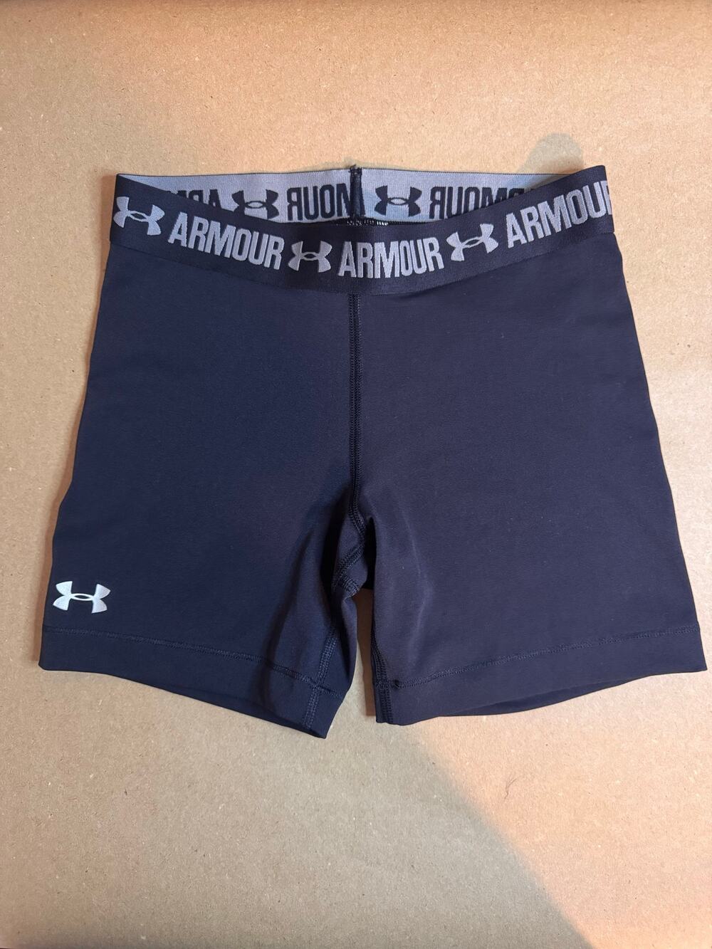 Under Armour Women’s Compression Shorts Black Size Small Approx Spandex Athletic